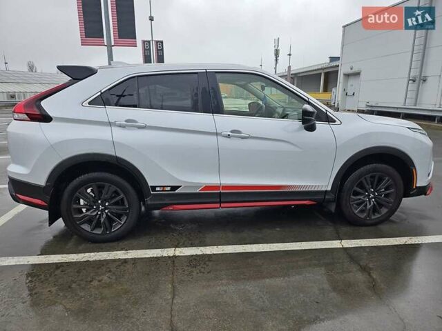 Серый Мицубиси Eclipse Cross, объемом двигателя 1.5 л и пробегом 1 тыс. км за 24700 $, фото 6 на Automoto.ua