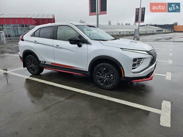 Серый Мицубиси Eclipse Cross, объемом двигателя 1.5 л и пробегом 1 тыс. км за 24700 $, фото 5 на Automoto.ua
