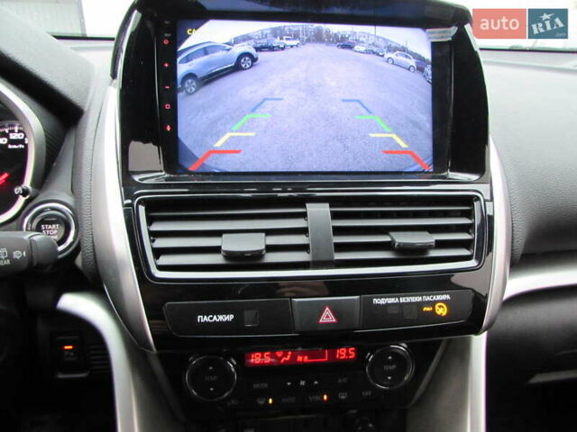 Серый Мицубиси Eclipse Cross, объемом двигателя 2 л и пробегом 19 тыс. км за 27500 $, фото 29 на Automoto.ua