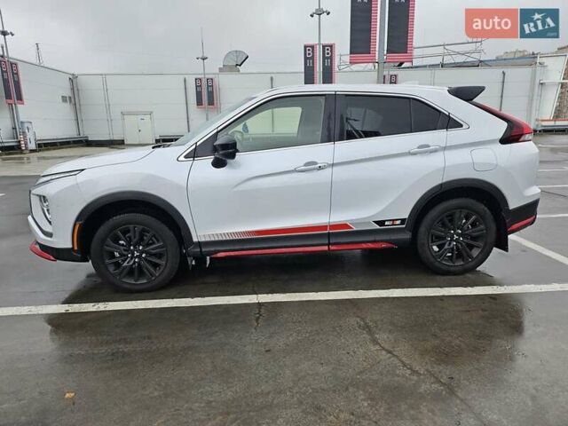 Серый Мицубиси Eclipse Cross, объемом двигателя 1.5 л и пробегом 1 тыс. км за 24700 $, фото 2 на Automoto.ua