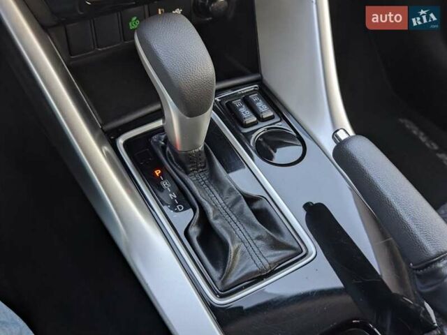 Синий Мицубиси Eclipse Cross, объемом двигателя 1.5 л и пробегом 68 тыс. км за 16300 $, фото 24 на Automoto.ua