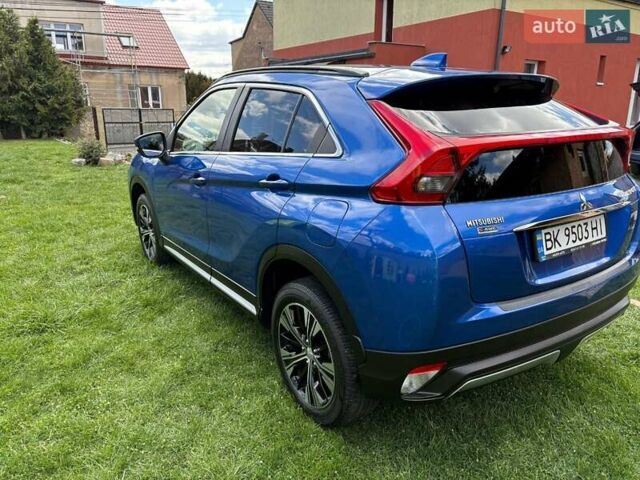 Синий Мицубиси Eclipse Cross, объемом двигателя 1.5 л и пробегом 73 тыс. км за 18000 $, фото 2 на Automoto.ua