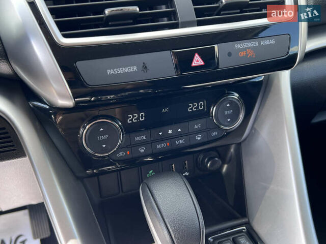 Синий Мицубиси Eclipse Cross, объемом двигателя 1.5 л и пробегом 150 тыс. км за 15490 $, фото 34 на Automoto.ua