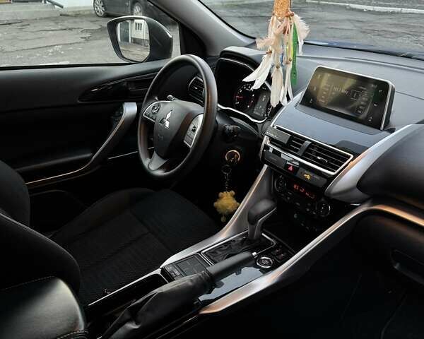 Синій Міцубісі Eclipse Cross, об'ємом двигуна 1.5 л та пробігом 59 тис. км за 17000 $, фото 6 на Automoto.ua