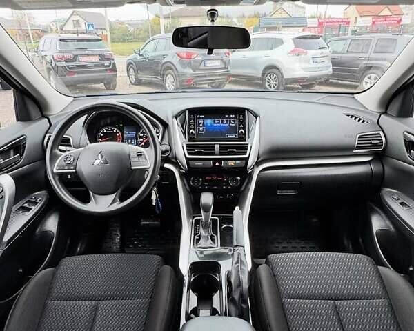 Синий Мицубиси Eclipse Cross, объемом двигателя 1.5 л и пробегом 59 тыс. км за 17700 $, фото 7 на Automoto.ua