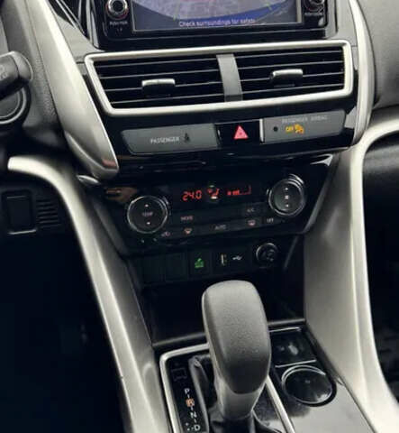 Синий Мицубиси Eclipse Cross, объемом двигателя 1.5 л и пробегом 59 тыс. км за 17700 $, фото 13 на Automoto.ua