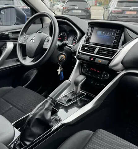 Синий Мицубиси Eclipse Cross, объемом двигателя 1.5 л и пробегом 59 тыс. км за 17700 $, фото 14 на Automoto.ua