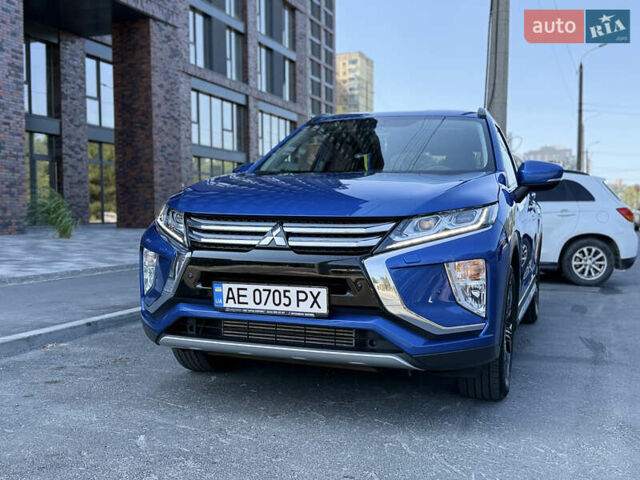 Синий Мицубиси Eclipse Cross, объемом двигателя 1.5 л и пробегом 72 тыс. км за 22900 $, фото 3 на Automoto.ua