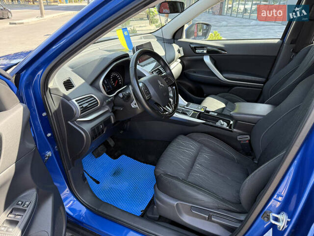 Синий Мицубиси Eclipse Cross, объемом двигателя 1.5 л и пробегом 72 тыс. км за 22900 $, фото 23 на Automoto.ua