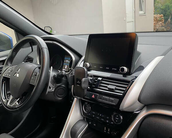 Синий Мицубиси Eclipse Cross, объемом двигателя 2 л и пробегом 84 тыс. км за 23800 $, фото 9 на Automoto.ua