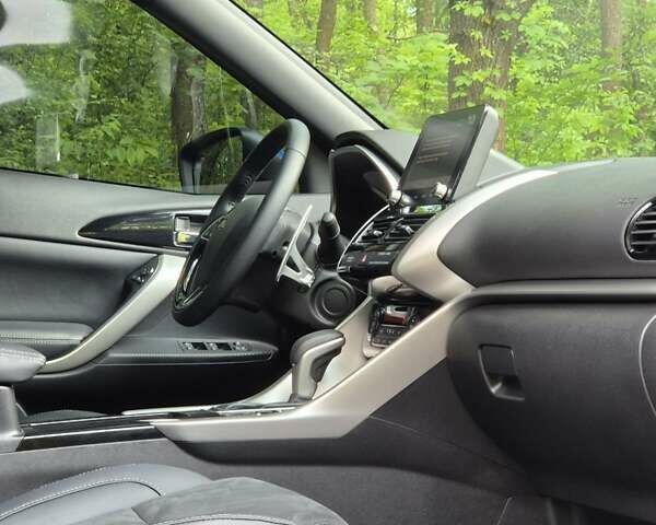 Синий Мицубиси Eclipse Cross, объемом двигателя 2 л и пробегом 18 тыс. км за 23400 $, фото 9 на Automoto.ua