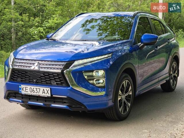 Синий Мицубиси Eclipse Cross, объемом двигателя 2 л и пробегом 18 тыс. км за 23400 $, фото 2 на Automoto.ua