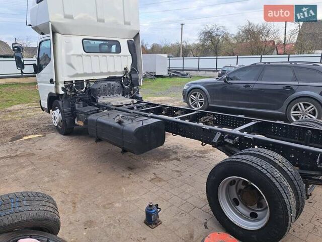 Белый Мицубиси Fuso Canter, объемом двигателя 3 л и пробегом 242 тыс. км за 37500 $, фото 15 на Automoto.ua