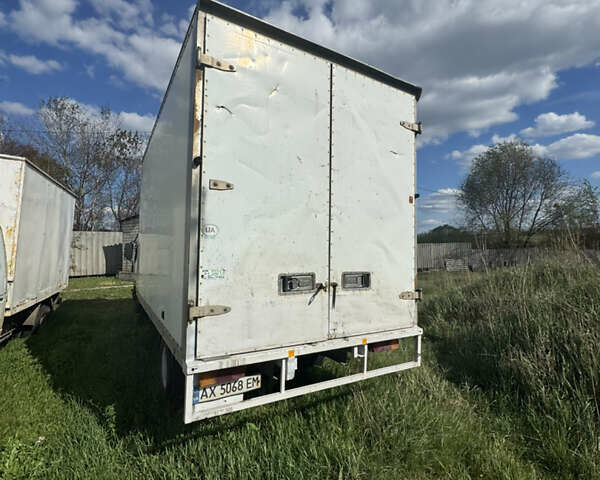 Белый Мицубиси Fuso Canter, объемом двигателя 3 л и пробегом 400 тыс. км за 3000 $, фото 2 на Automoto.ua