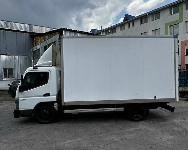 Белый Мицубиси Fuso Canter, объемом двигателя 3 л и пробегом 408 тыс. км за 7700 $, фото 1 на Automoto.ua