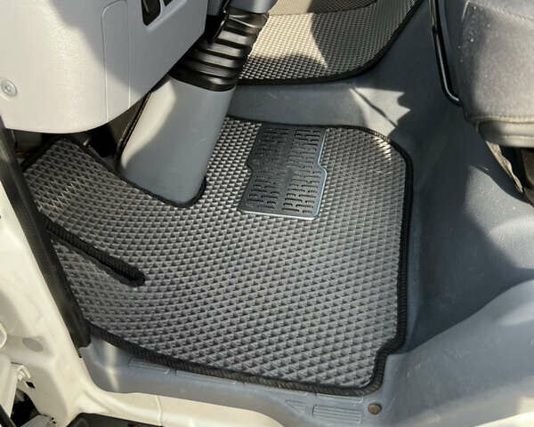 Білий Міцубісі Fuso Canter, об'ємом двигуна 3 л та пробігом 297 тис. км за 26500 $, фото 45 на Automoto.ua