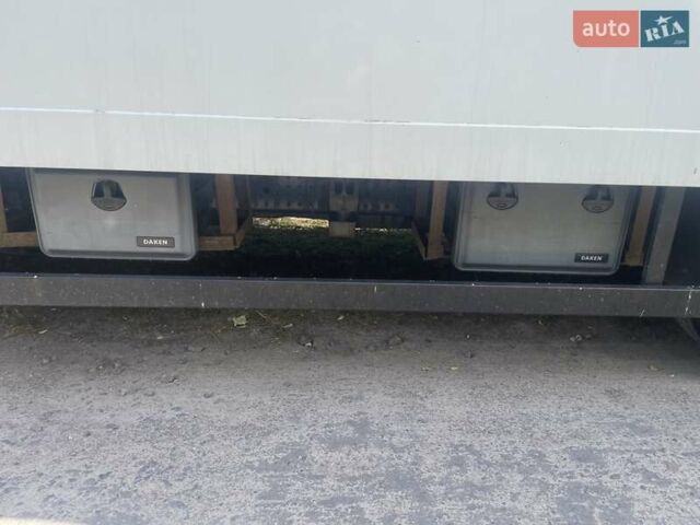 Белый Мицубиси Fuso Canter, объемом двигателя 3 л и пробегом 245 тыс. км за 20000 $, фото 2 на Automoto.ua