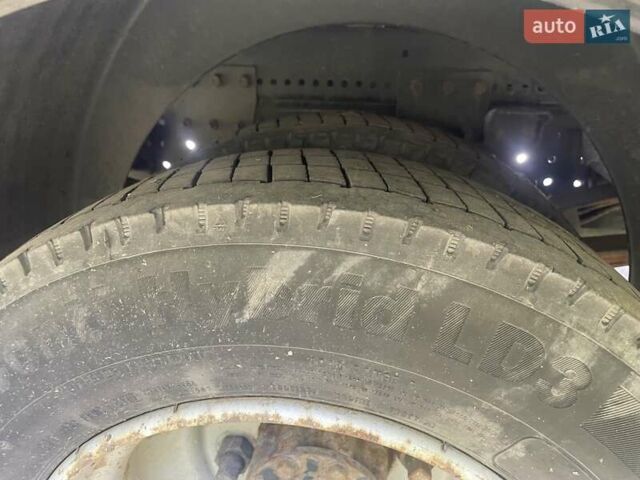 Белый Мицубиси Fuso Canter, объемом двигателя 3 л и пробегом 245 тыс. км за 20000 $, фото 3 на Automoto.ua