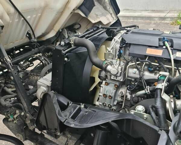 Белый Мицубиси Fuso Canter, объемом двигателя 30 л и пробегом 121 тыс. км за 41025 $, фото 16 на Automoto.ua