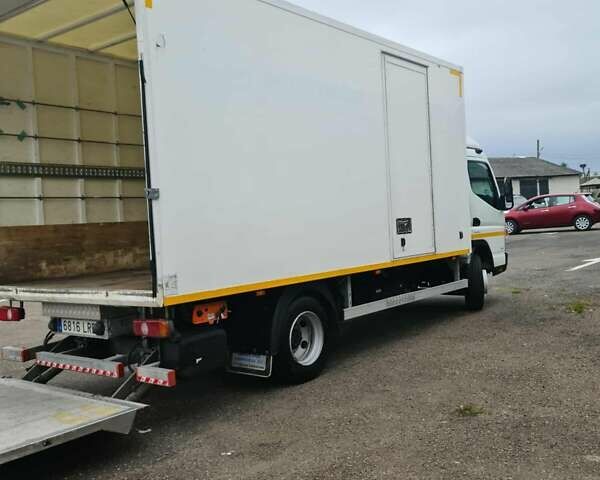 Белый Мицубиси Fuso Canter, объемом двигателя 30 л и пробегом 121 тыс. км за 41025 $, фото 13 на Automoto.ua