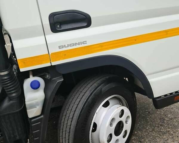 Белый Мицубиси Fuso Canter, объемом двигателя 30 л и пробегом 121 тыс. км за 41025 $, фото 5 на Automoto.ua