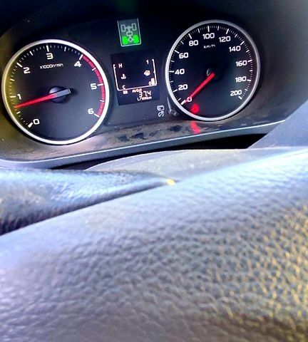 Белый Мицубиси L200, объемом двигателя 2.4 л и пробегом 330 тыс. км за 15000 $, фото 2 на Automoto.ua