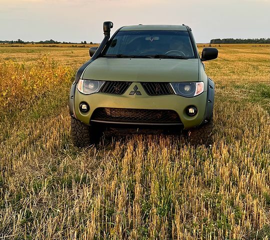 Мицубиси L200, объемом двигателя 25 л и пробегом 0 тыс. км за 20000 $, фото 1 на Automoto.ua