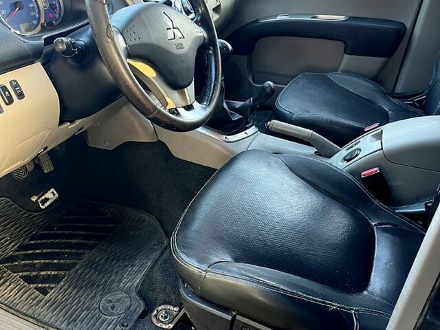 Мицубиси L200, объемом двигателя 2.5 л и пробегом 280 тыс. км за 10999 $, фото 1 на Automoto.ua