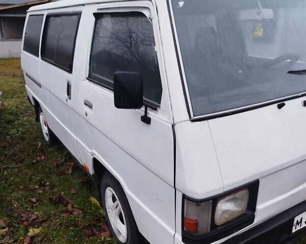 Белый Мицубиси L 300, объемом двигателя 1.6 л и пробегом 84 тыс. км за 650 $, фото 4 на Automoto.ua