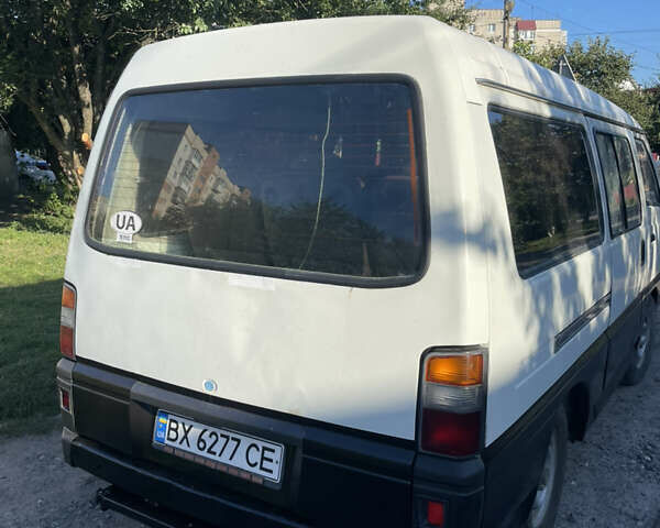 Белый Мицубиси L 300, объемом двигателя 2 л и пробегом 298 тыс. км за 1900 $, фото 6 на Automoto.ua