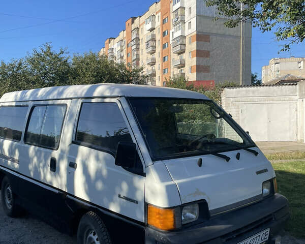 Белый Мицубиси L 300, объемом двигателя 2 л и пробегом 298 тыс. км за 1900 $, фото 2 на Automoto.ua