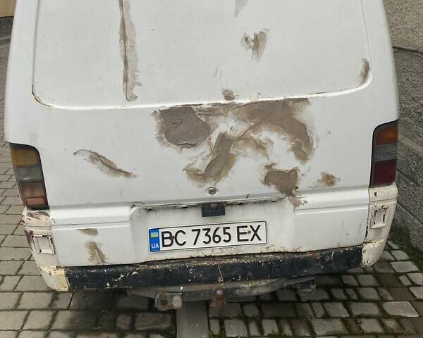 Белый Мицубиси L 300, объемом двигателя 2 л и пробегом 350 тыс. км за 1000 $, фото 6 на Automoto.ua