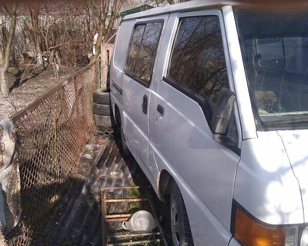 Белый Мицубиси L 300, объемом двигателя 2 л и пробегом 350 тыс. км за 1000 $, фото 3 на Automoto.ua