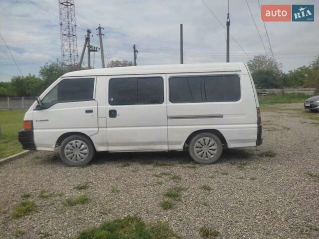 Белый Мицубиси L 300, объемом двигателя 2.5 л и пробегом 41 тыс. км за 2550 $, фото 2 на Automoto.ua