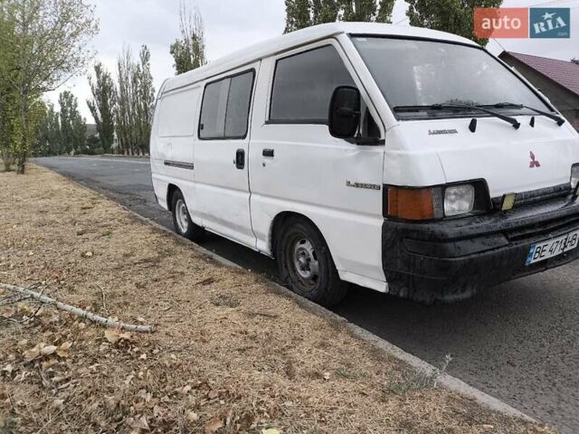 Белый Мицубиси L 300, объемом двигателя 2.48 л и пробегом 500 тыс. км за 1800 $, фото 3 на Automoto.ua