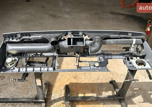 Бежевый Мицубиси L 300, объемом двигателя 2.5 л и пробегом 415 тыс. км за 4200 $, фото 21 на Automoto.ua