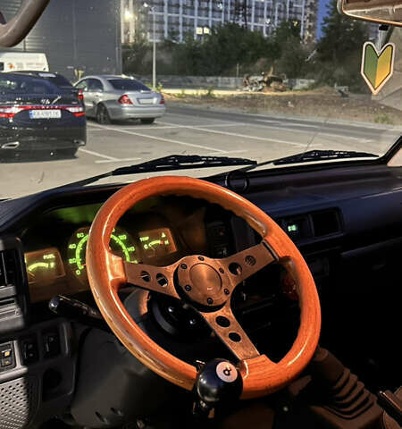 Бежевый Мицубиси L 300, объемом двигателя 2.5 л и пробегом 415 тыс. км за 4200 $, фото 5 на Automoto.ua