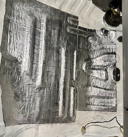 Бежевый Мицубиси L 300, объемом двигателя 2.5 л и пробегом 415 тыс. км за 4200 $, фото 16 на Automoto.ua