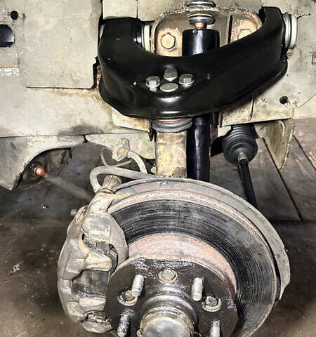 Бежевый Мицубиси L 300, объемом двигателя 2.5 л и пробегом 415 тыс. км за 4200 $, фото 24 на Automoto.ua