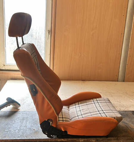 Бежевый Мицубиси L 300, объемом двигателя 2.5 л и пробегом 415 тыс. км за 4200 $, фото 8 на Automoto.ua