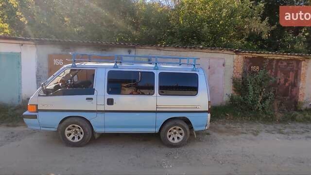 Синий Мицубиси L 300, объемом двигателя 2 л и пробегом 450 тыс. км за 2800 $, фото 2 на Automoto.ua