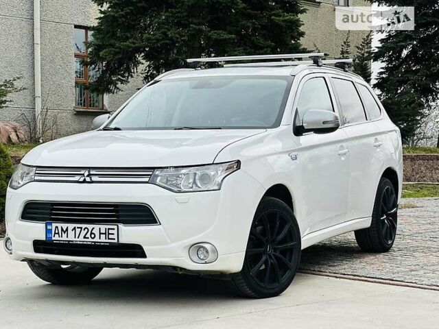 Мицубиси Outlander PHEV, объемом двигателя 2 л и пробегом 266 тыс. км за 15999 $, фото 11 на Automoto.ua