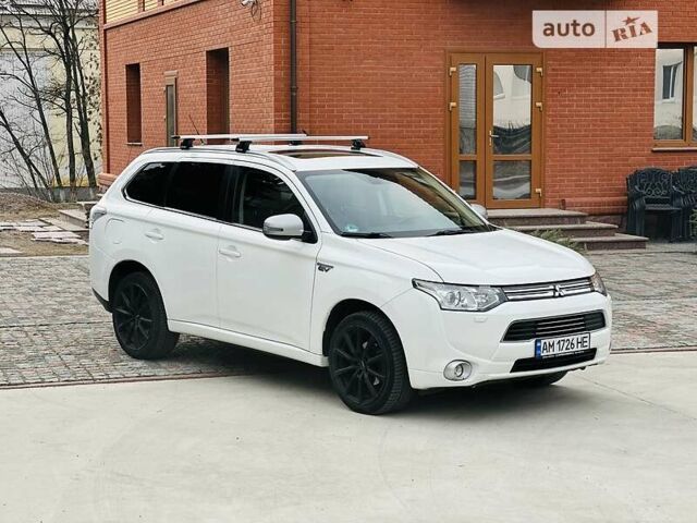 Мицубиси Outlander PHEV, объемом двигателя 2 л и пробегом 266 тыс. км за 15999 $, фото 4 на Automoto.ua