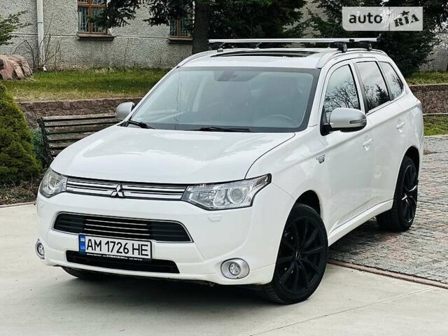 Мицубиси Outlander PHEV, объемом двигателя 2 л и пробегом 266 тыс. км за 15999 $, фото 13 на Automoto.ua