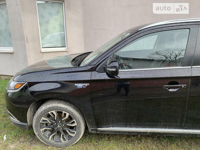 Міцубісі Outlander PHEV, об'ємом двигуна 0 л та пробігом 106 тис. км за 26000 $, фото 5 на Automoto.ua