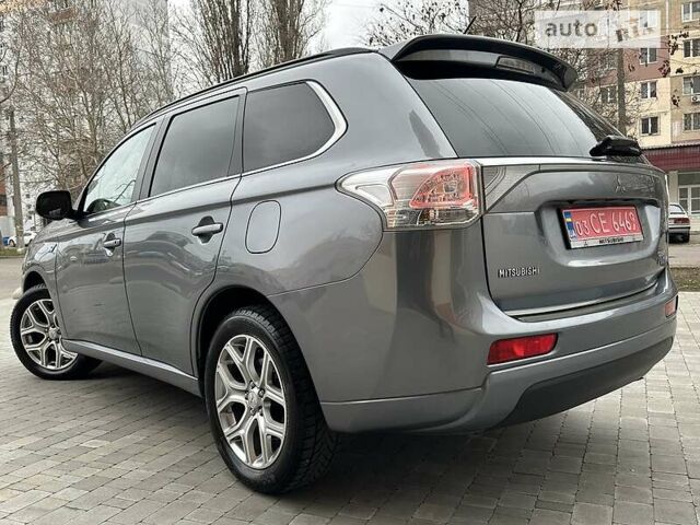 Серый Мицубиси Outlander PHEV, объемом двигателя 2 л и пробегом 147 тыс. км за 16799 $, фото 13 на Automoto.ua