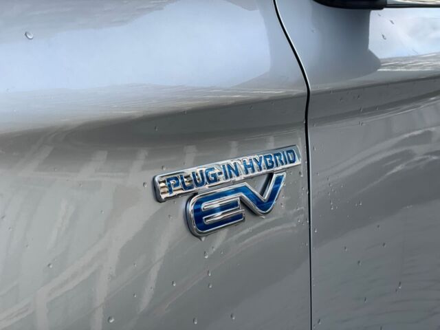 Сірий Міцубісі Outlander PHEV, об'ємом двигуна 2.4 л та пробігом 13 тис. км за 31990 $, фото 11 на Automoto.ua