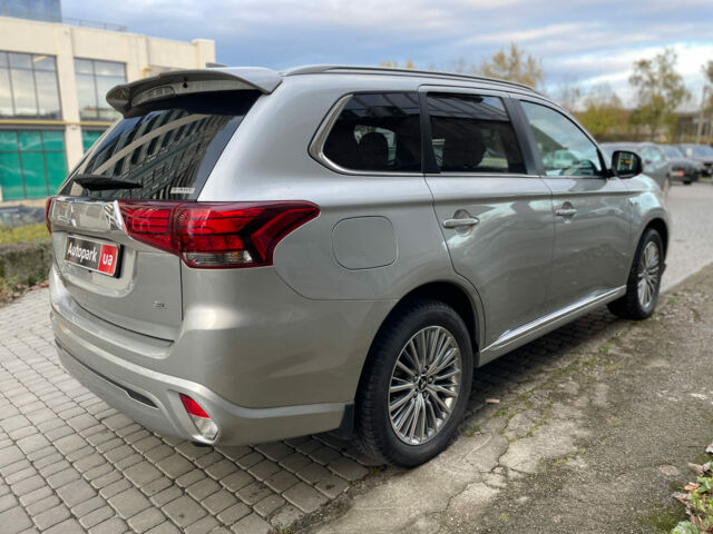 Серый Мицубиси Outlander PHEV, объемом двигателя 2.4 л и пробегом 13 тыс. км за 31490 $, фото 5 на Automoto.ua