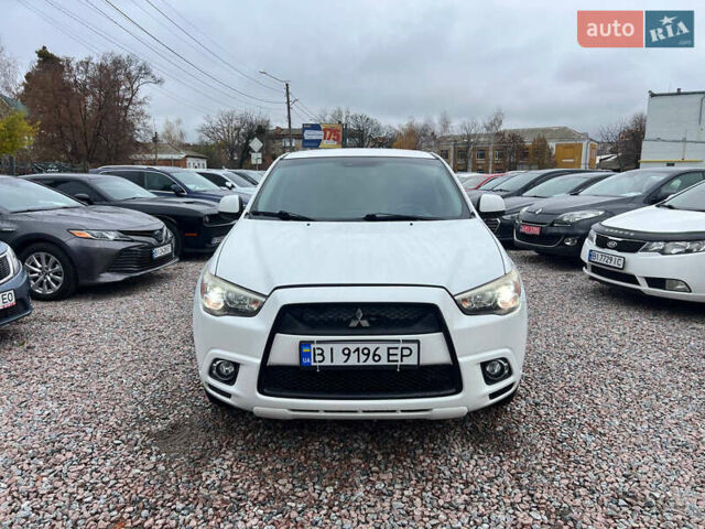Белый Мицубиси Outlander Sport, объемом двигателя 2 л и пробегом 177 тыс. км за 10300 $, фото 1 на Automoto.ua