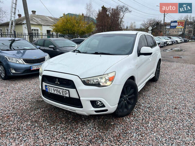 Белый Мицубиси Outlander Sport, объемом двигателя 2 л и пробегом 177 тыс. км за 10300 $, фото 2 на Automoto.ua